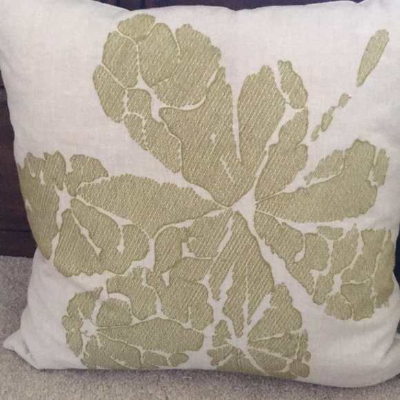 Crate & Barrel Gresko pillow set. - Picture 2 of 4